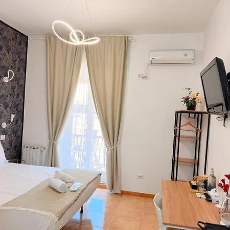 Cicero Center 4*