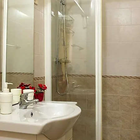 Cicero Center Guest house 4*