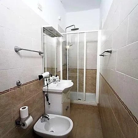 Cicero Center Guest house 4*