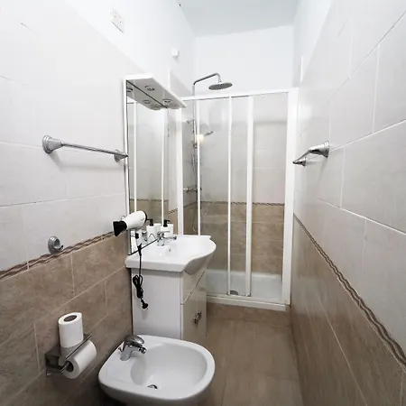 Cicero Center 4*