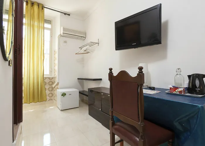 Cicero Center Pensionat 4*